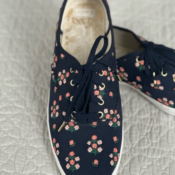 Women’s Keds Sneakers **NEW** - Picture 2 of 2